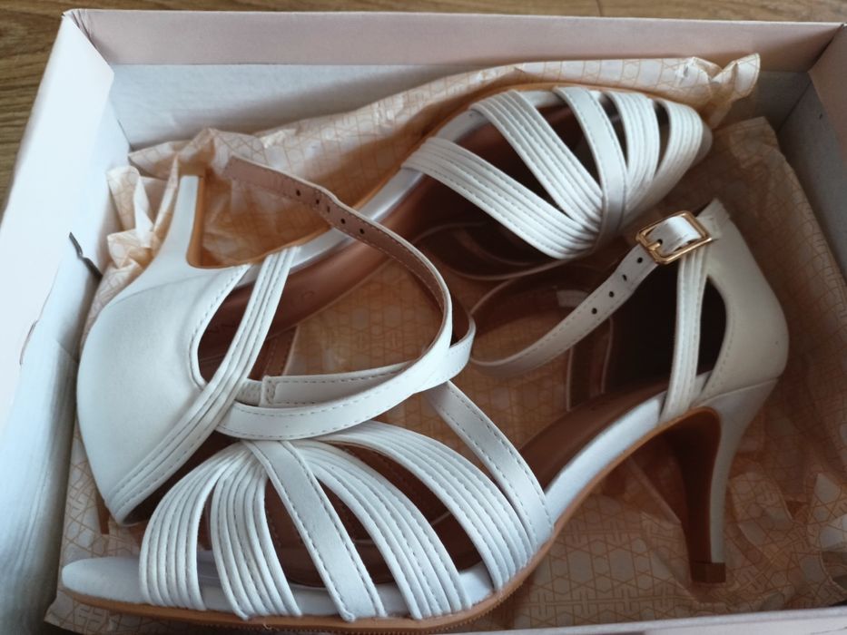 Buty ślubne nowe 37