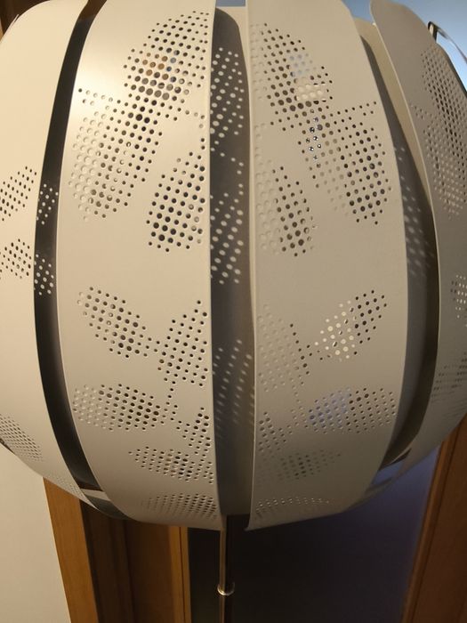 Candeeiro de pé Arstid (IKEA) com abajur