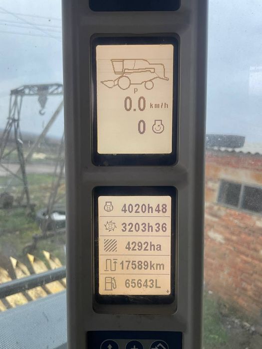 Комбайн NEW HOLLAND TC 5.90