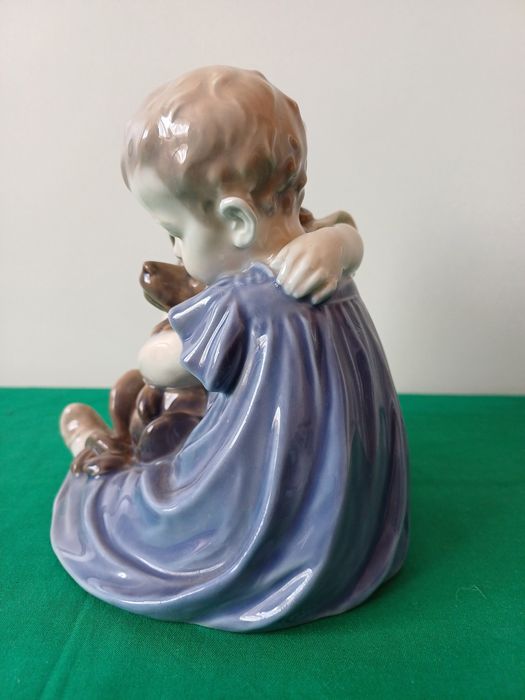 Figurka porcelanowa Royal Copenhagen  707