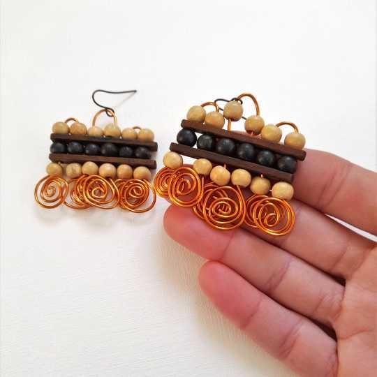 Brincos de afirmação de estilo africano