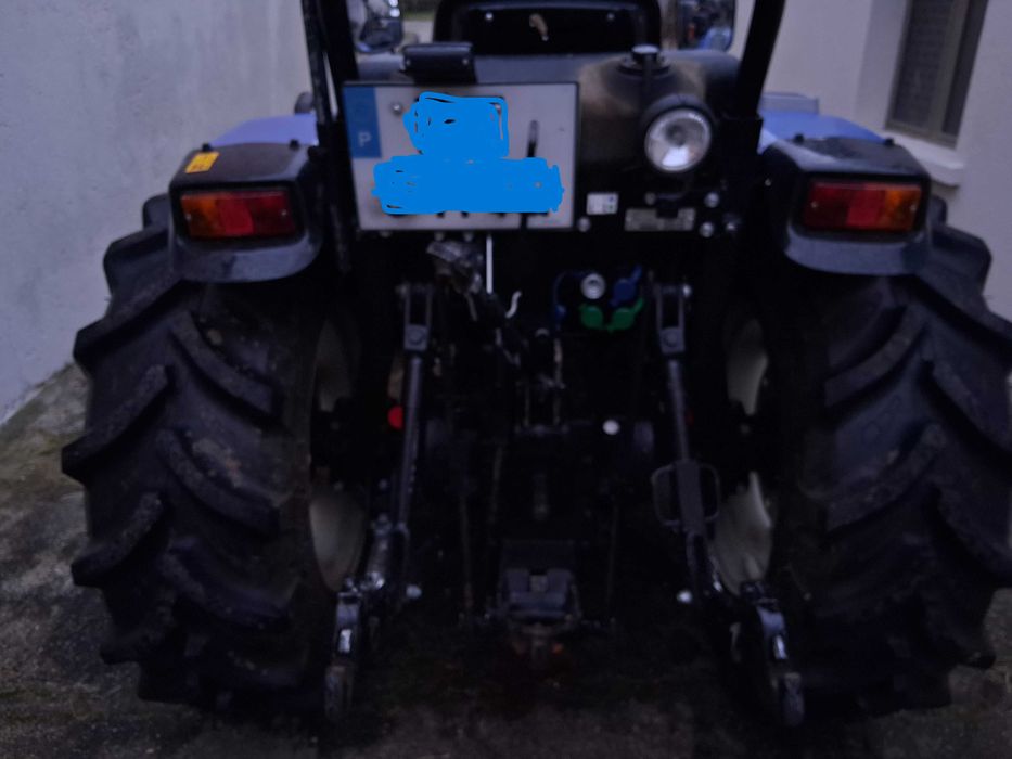 Trator New Holland Boomer 55