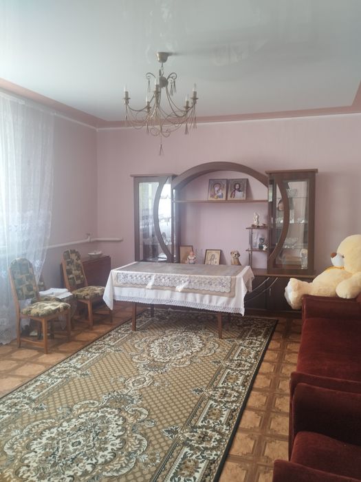 До вашої уваги гарний,якісно побудований будинок в с.Заозерне