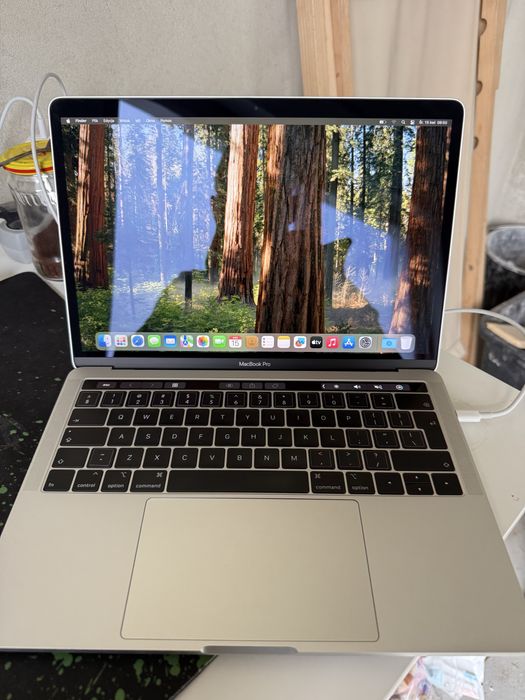 Macbook Pro 13 2019, 16GB RAM, dysk 256GB, 4 Thunder Bolt