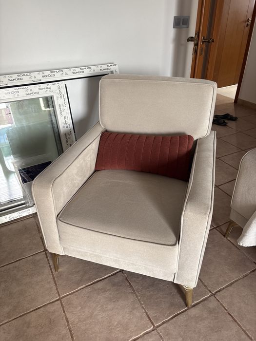 Poltrona / Cadeirão individual – Como novo