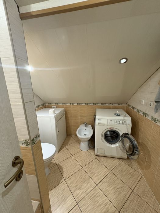 Продам частину будинку на Олега Антонова( Максима Шимка)