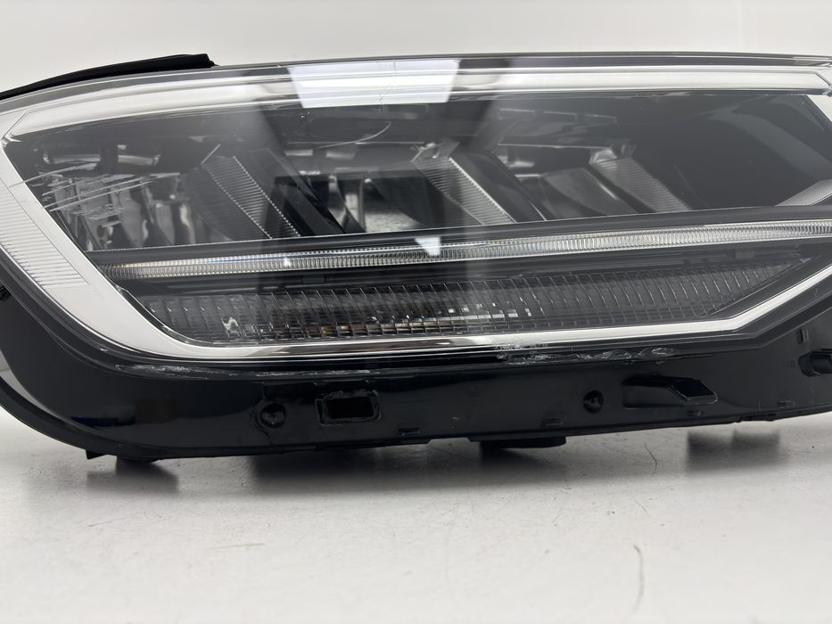 Фара права VW Tiguan 2022-2024 USA