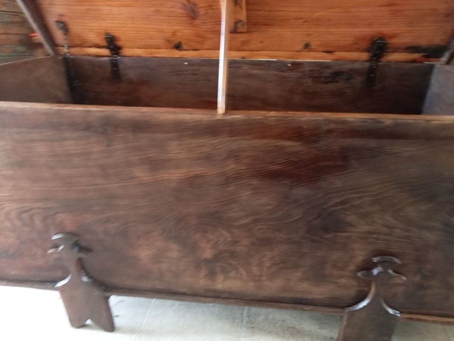 Arca Rústica em Castanho