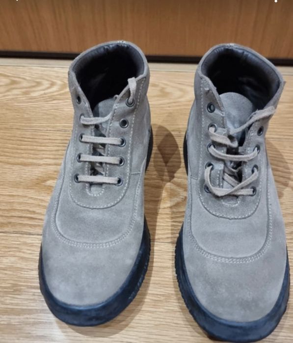 Botas em camurça da Massimo Dutti