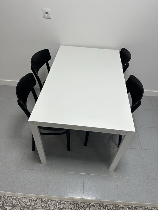 Conjunto mesa vihals e 4 cadeiras idolf IKEA