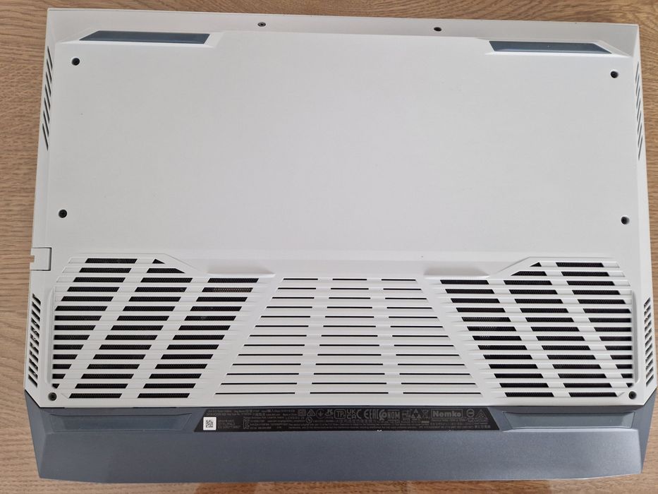 Laptop dell G15 5515 ryzen 5 5600 H gamingowy szary