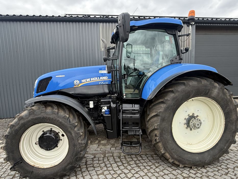 Ciągnik New Holland t.7.270 ac