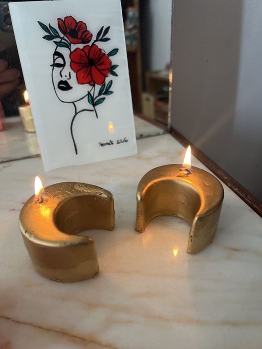 Conjunto de velas com formato de Lua