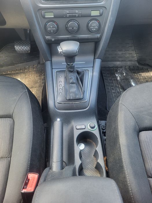 Skoda Octavia      .