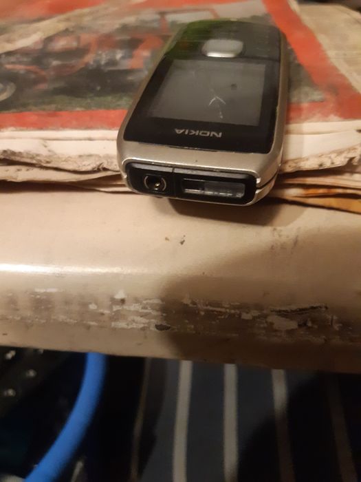 Nokia  mala szybka rysa