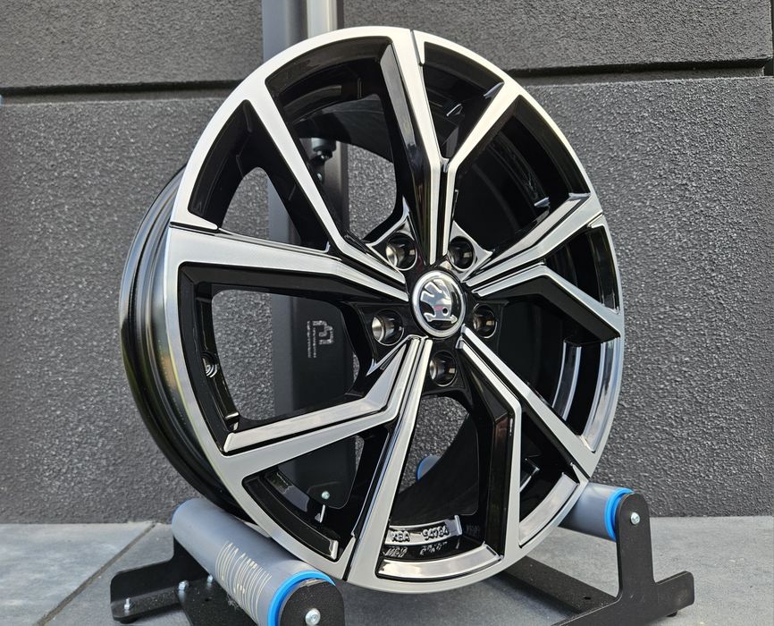Skoda Kamiq 16 " Nowe 5x100 Škoda Scala Felgi Czarne Poler Alufelgi