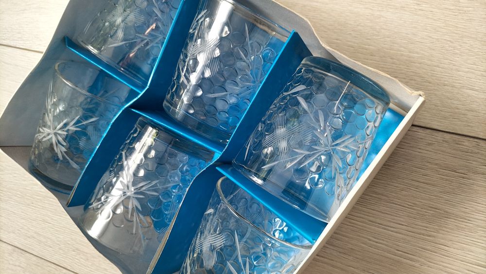 Набор стеклянных  стаканов