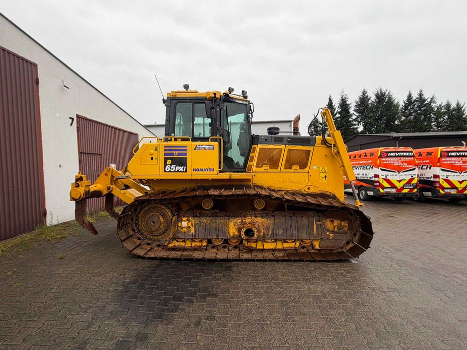 Wynajem spycharka Komatsu D65PXi-18 22 tony