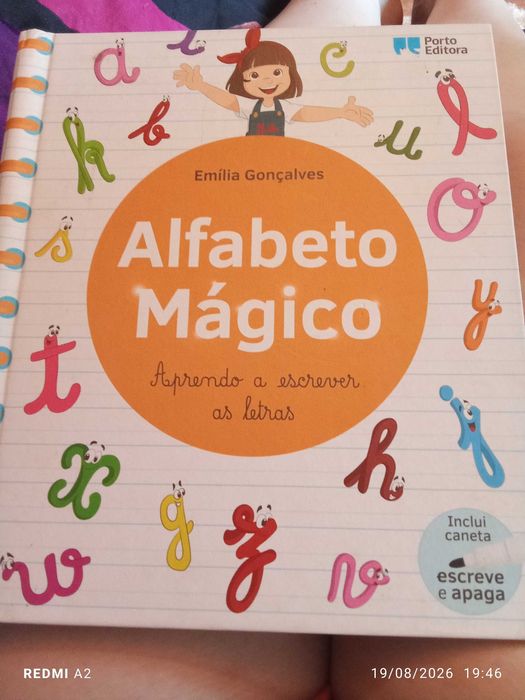 Livro para as crianças aprenderem a fazer as letras
