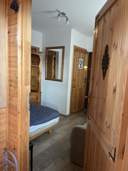 "Drewniany dom w stylu góralskim"