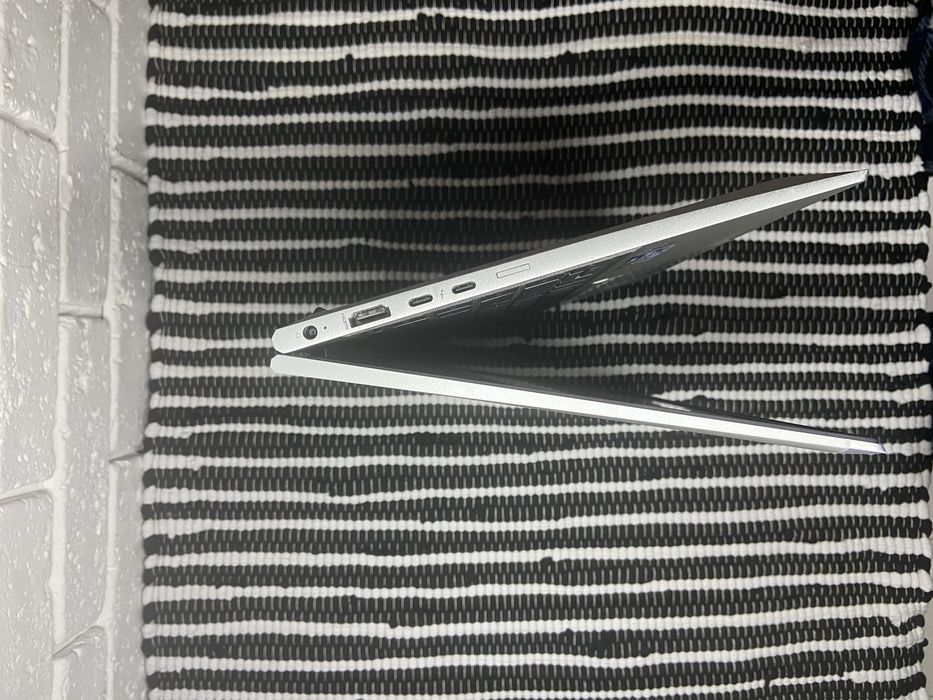 Ноутбук HP Elitebook i7-1185G7 / 16Gb / 256Gb / Win 11