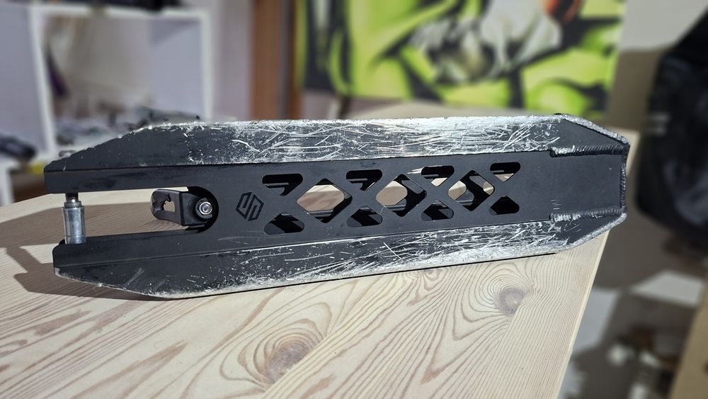 Deck  Striker Aether 47 cm