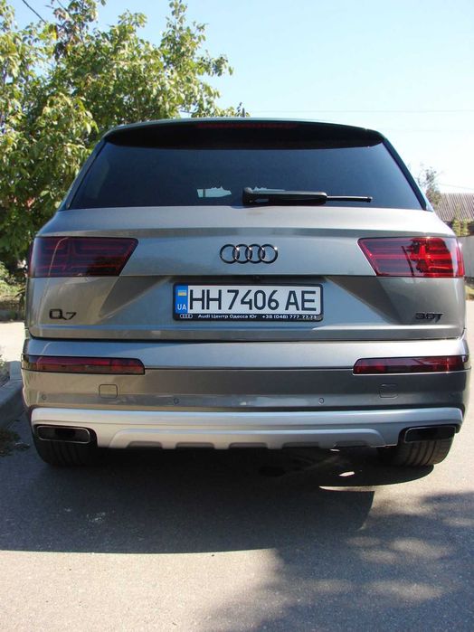 Audi Q7 3.0 турбо 2017 год (7 МЕСТ) на коже с панорамой