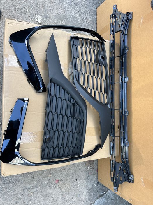 Бампер решетка Audi Q7 4M рестайлинг 2021+ бампер ауди ку7