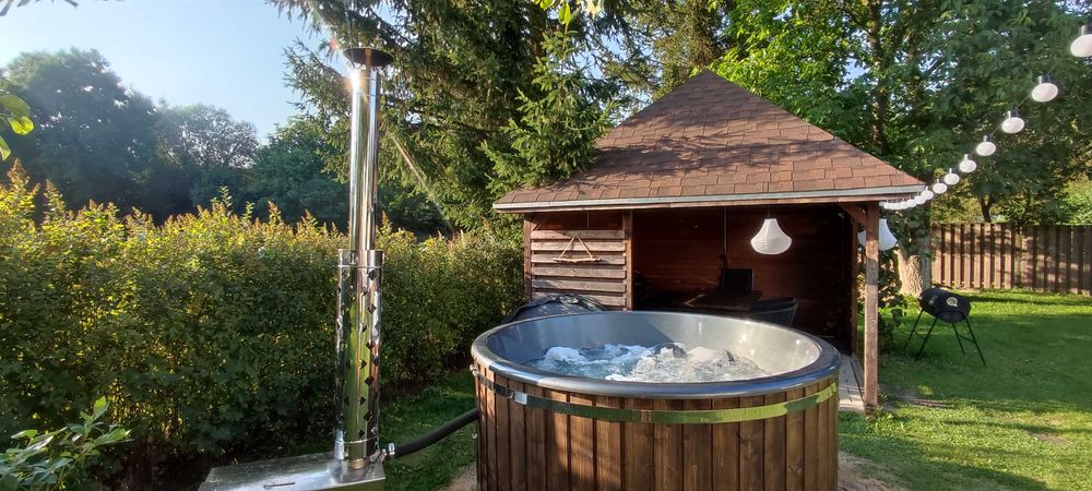 Dom dla max 20 osób. Balia z jacuzzi, sauna, bilard, tenis stołowy