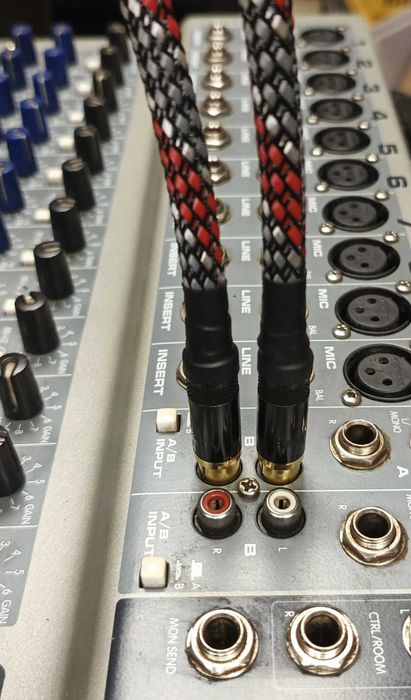 Hi-endowe interkonekty Klotz AC110 w oplocie. Wielki efekt za małe pieniądze