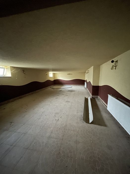 Продається сучасний двоповерховий будинок з великим підвалом