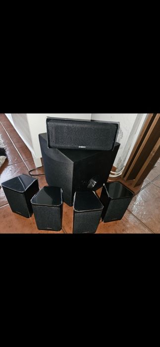 Kit 5.1 Yamaha NS-P41 para home cinema