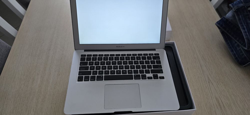 Macbook air mid 2012