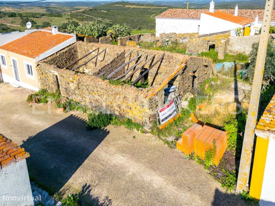 Ruína com Projeto Aprovado em Alcoutim — Alcoutim E Pereiro, Faro