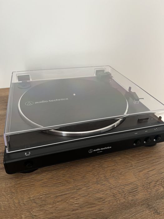 Програвач audio technica AT-LP60