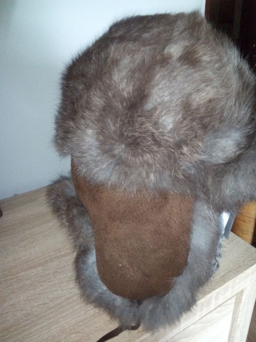 Brązowa uszanka z futra naturalnego