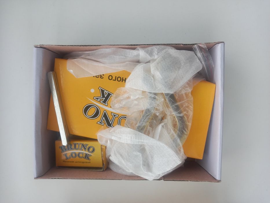 Продам комплект фурнітури до дверей