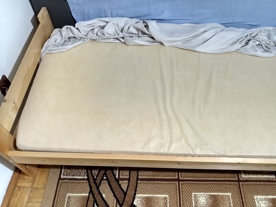 Łóżko sosnowe 90*200 plus materac