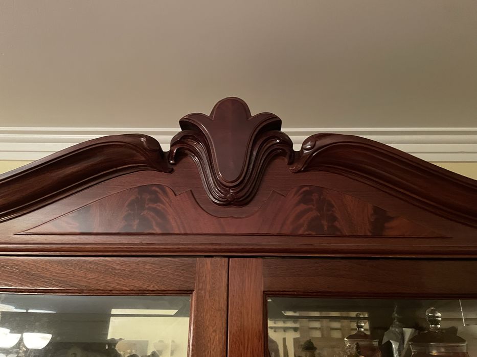 Aparador/Louceiro - Raiz de Nogueira/Mogno