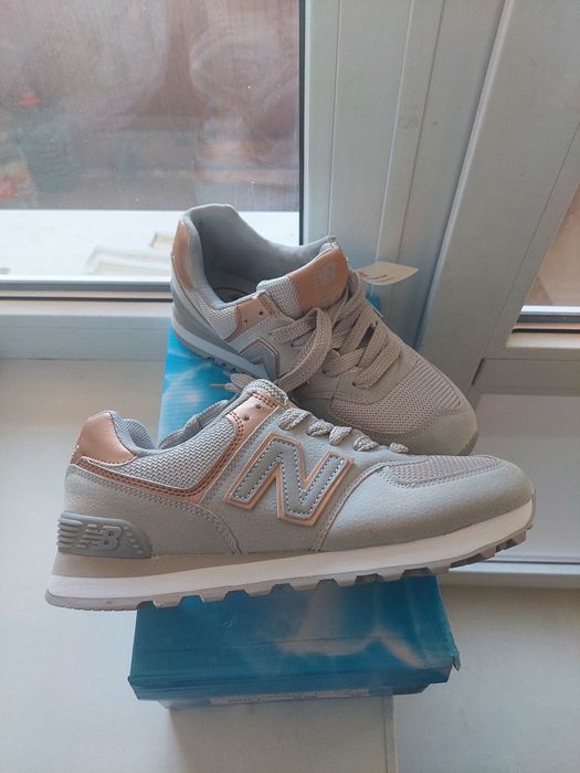 Продам кроссовки новые