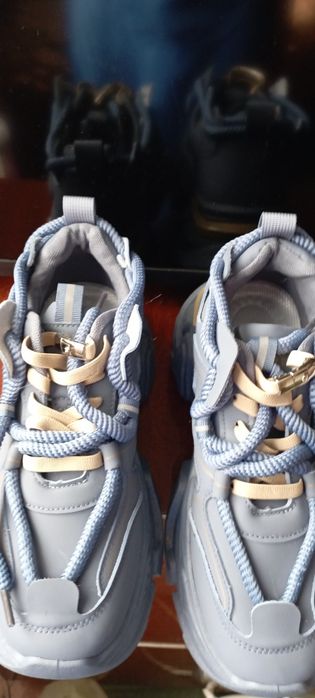 Женские молодёжные кроссовки 38,5 р(24,8 см)