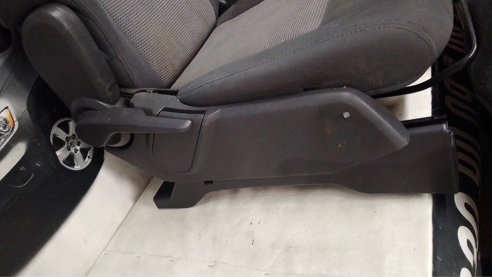 Сидіння салон сідушки Jeep Patriot Compass 2007-2017