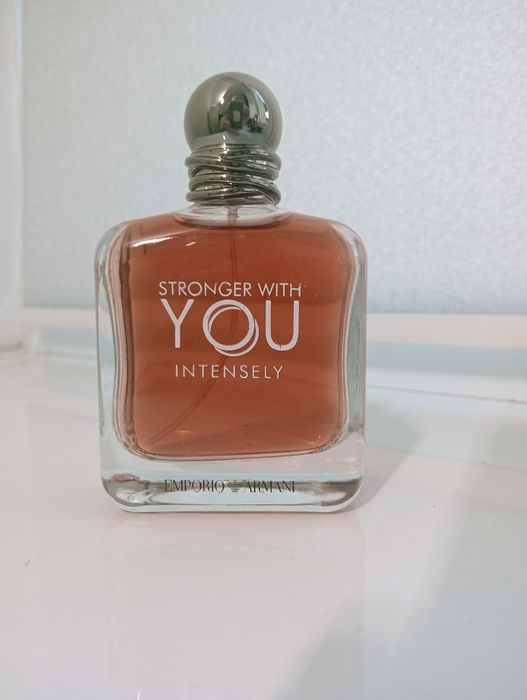 Парфумована вода для чоловіків Giorgio Armani Stronger With You Intens