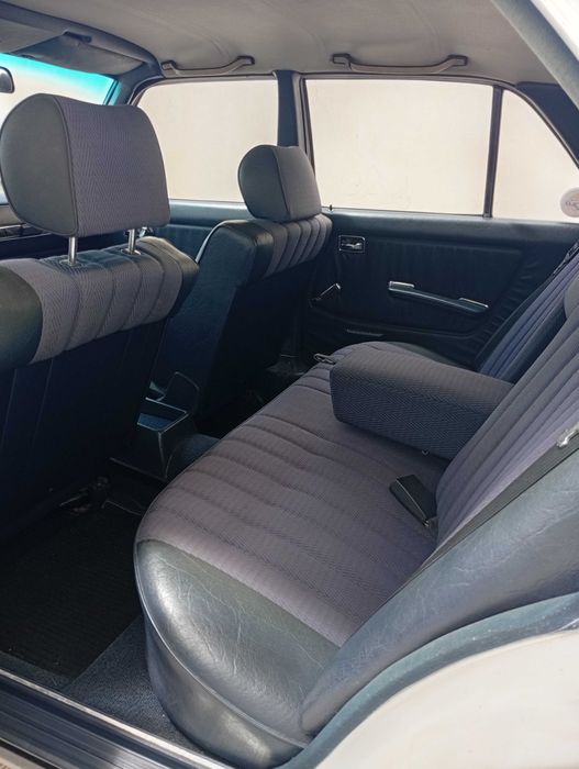 Mercedes W 123 300D