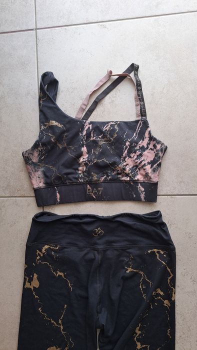 Komplet set sportowy do ćwiczeń Emporio Armani legginsy z topem biusto