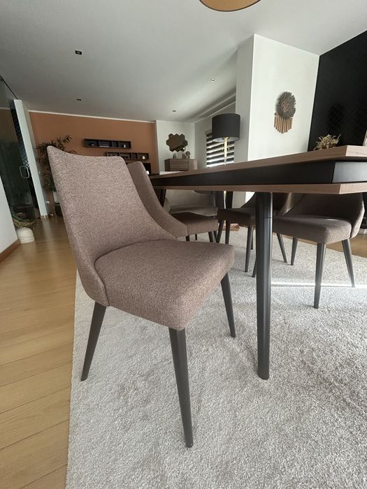 Mesa de Jantar Extensível Antarte Oslo + 4 Cadeiras