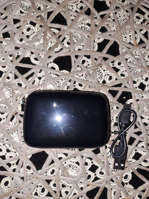 Słuchawki bezprzewodowe Bluetooth TWS V5.3 z powerbankiem i latarką.