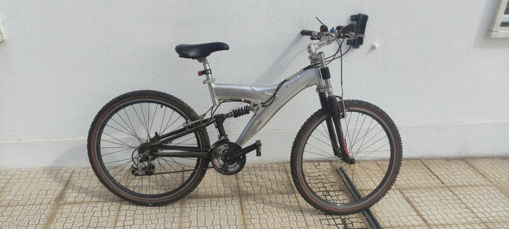 Bicicleta de montanha 26' usada