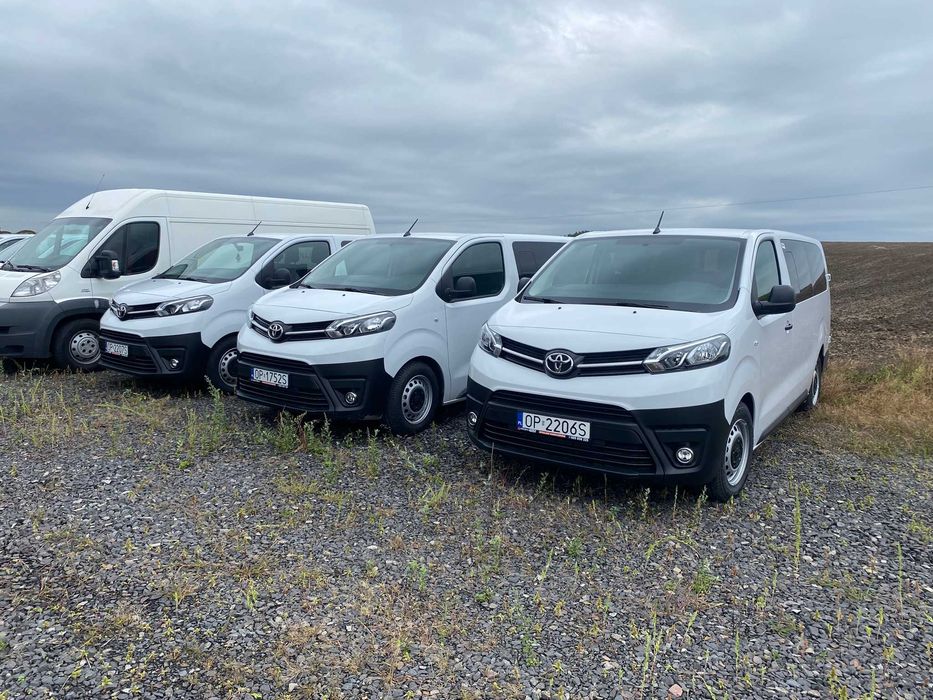 Wypożyczalnia samochodów osobowych wynajem busów busa 9 osobowego