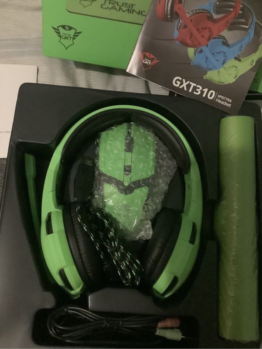 Геймерский подарочный комплект Trust Spectra GXT790-SG